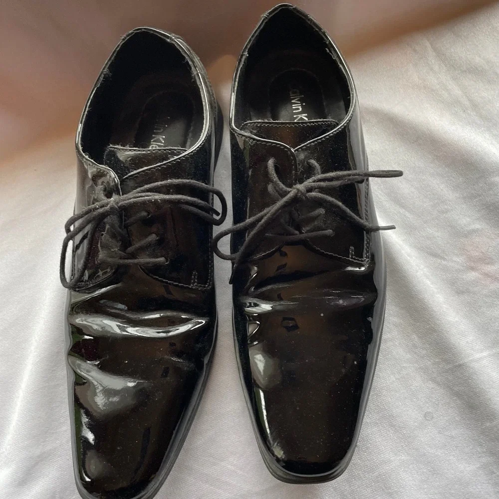 Calvin Klein men's black patent leather dress shoes‎ size 8.5 Lace Up Preppy